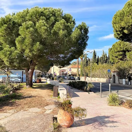 Duplex Ensoleille Avec Terrasse, 5 Couchages, Proche Plage, Parking Inclus - - Fr-1-251-565 Appartement Le Lavandou